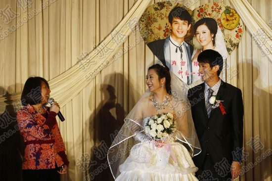 法国中场贡多齐本周四在罗马举行婚礼，部分队友应邀出场的简单介绍