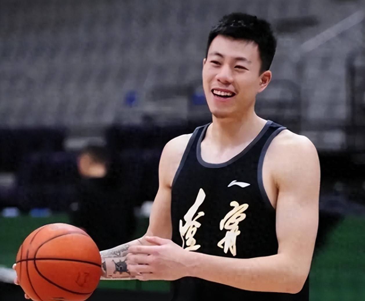 米兰体育-张镇麟因伤退出中国男篮集训辽宁队致谢篮协