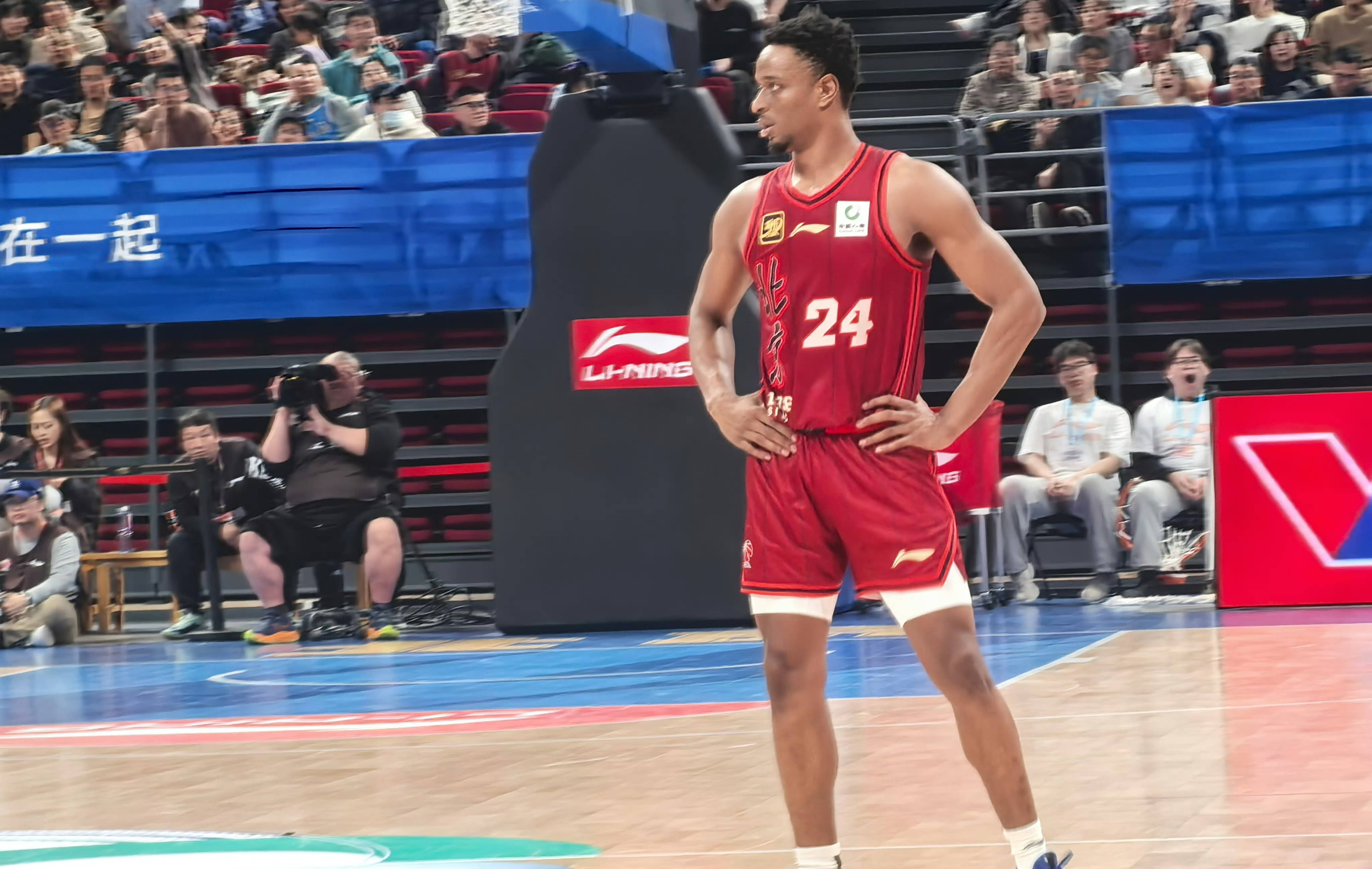 李弘权21分上海大胜广东张宁21分山西负同曦